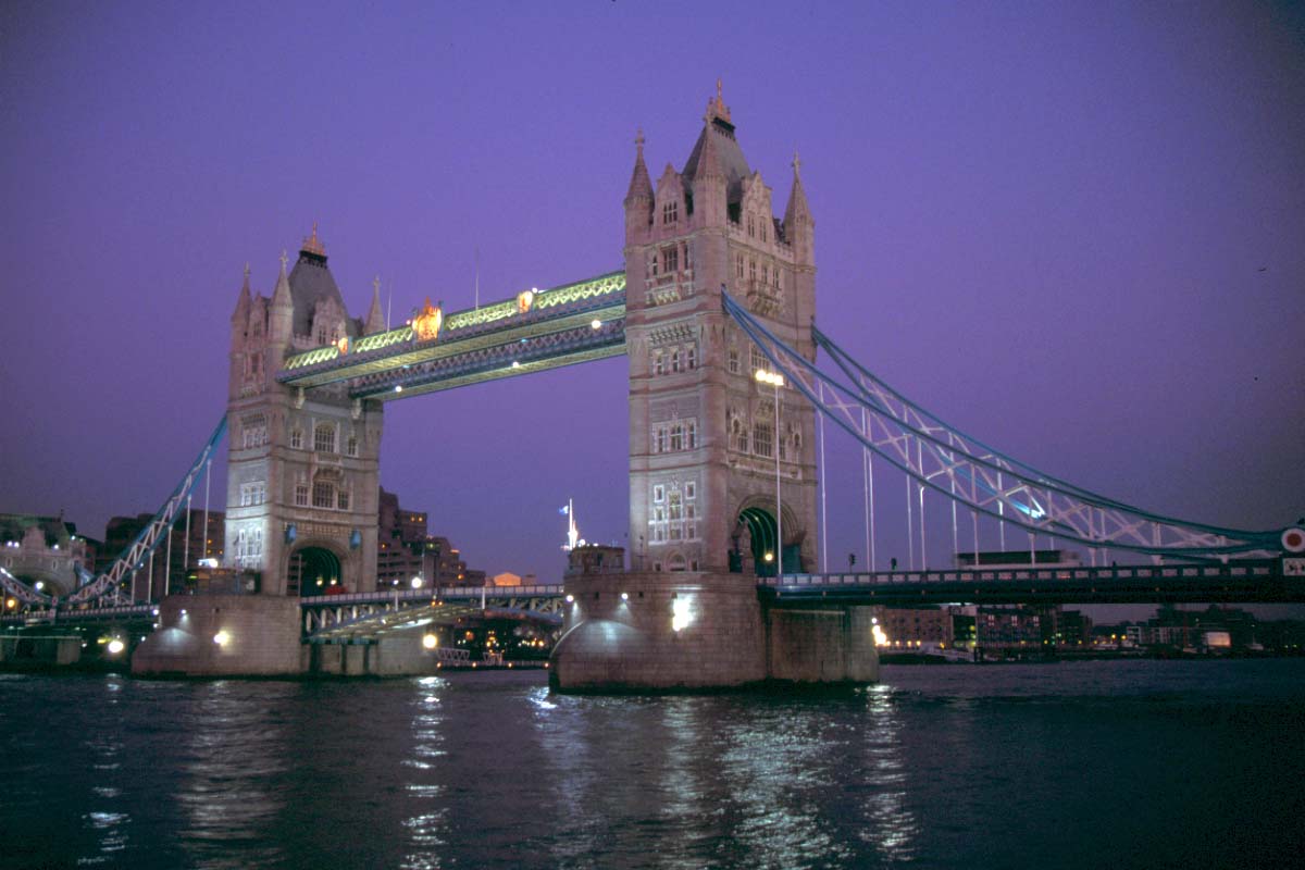 Travelling: london bridge